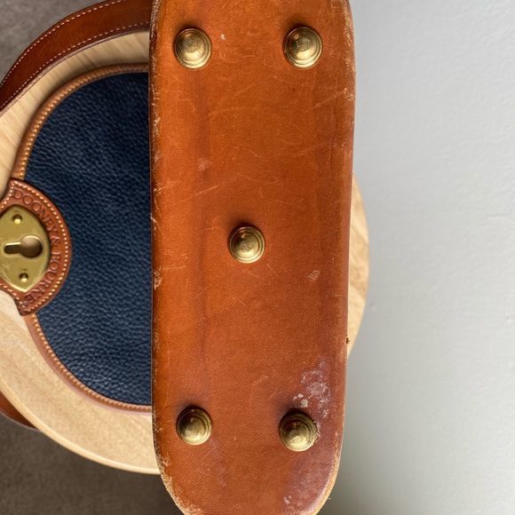 Dooney & Burke Cross Body Purse-Vintage-Leather - Picture 4 of 4